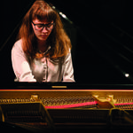 Triple reconocimiento para la pianista Deva Mira