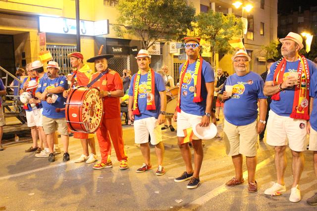 Ontinyent vive un desfile de "Alardos" lleno de deporte
